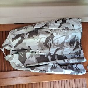 Cabela's Outdoor Gear men's size 2XL polyester hooded jacket